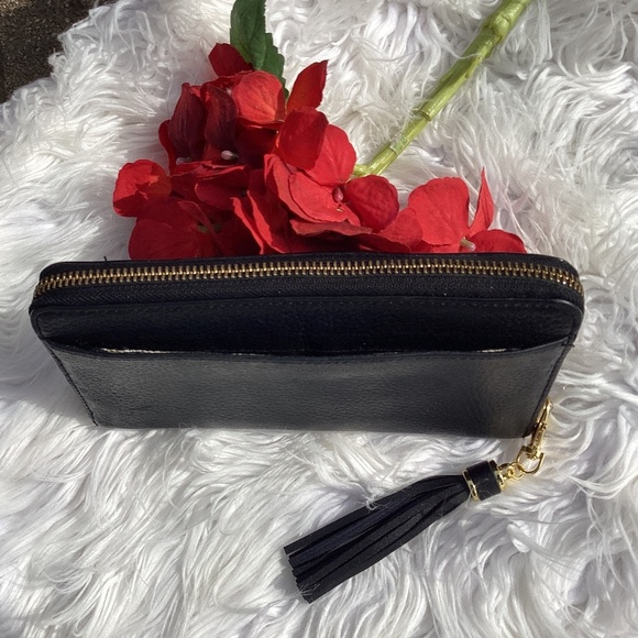 Kate Spade Black Leather Envelope Wallet Corner Zip Closure - Picture 3 of 6